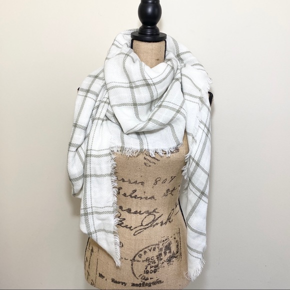 Accessories - White and gray plaid blanket scarf